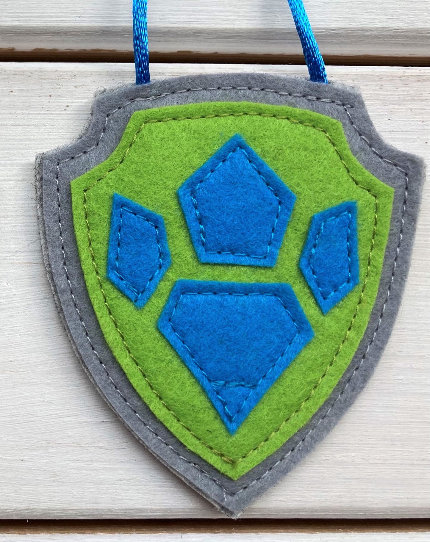 Hunde-Abzeichen: Handgemachtes Cosplay-Kostüm-Anstecker aus Filz
