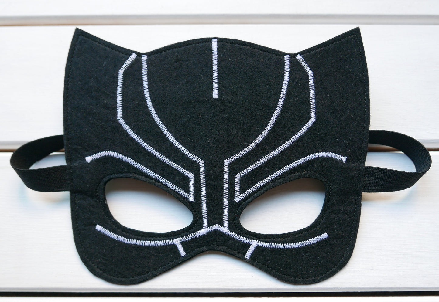 Von Black Panther inspiriertes handgemachtes Filzmasken- und Manschettenset