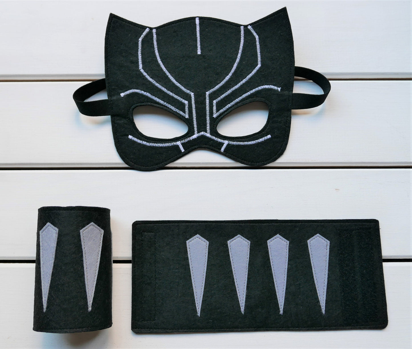 Von Black Panther inspiriertes handgemachtes Filzmasken- und Manschettenset