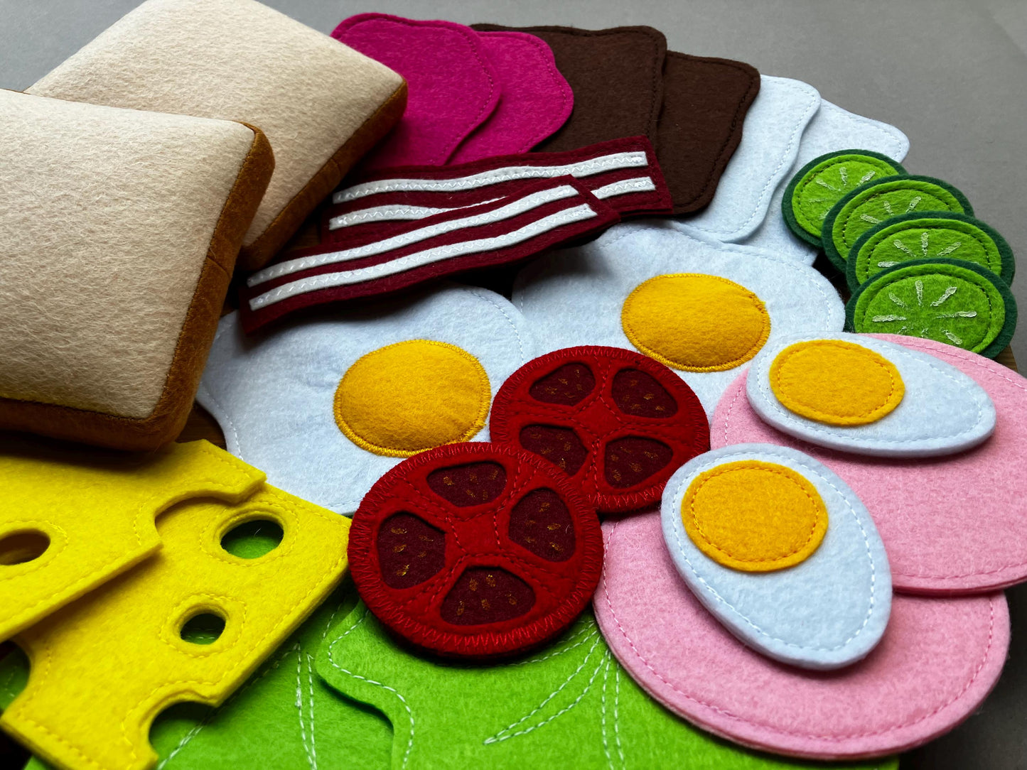 Frühstücks-Spielzeugset: Handgemachtes Montessori-Küchenspielzeug aus Filz